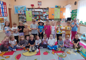 Wspólne zdjęcie całej grupy.